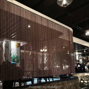 Rideau en treillis métallique tissé doré, écran métallique décoratif pour façades architecturales courbes et cloisons - Product Image 2