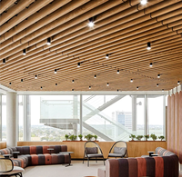 Grille de plafond en métal à profil d'extrusion moderne avec déflecteur en aluminium en forme de U à grain de bois pour restaurants