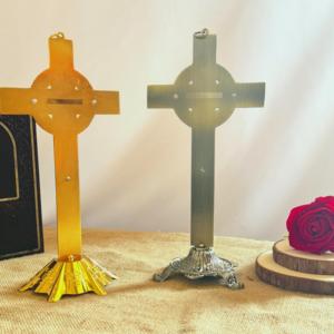 Crucifijo de Metal HT de 27 cm con Base, Figura de Jesús Católica con Pedrería, Decoración de Altar para el Hogar e Iglesia - Product Image 2
