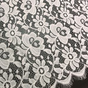 Adorno de encaje Chantilly bordado de flores maravillosas para ropa LT2199B - Product Image 3