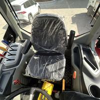 Tracteur agricole tout-terrain 4x4 adapté aux terres agricoles complexes