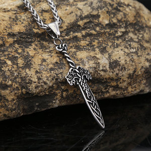 Acier inoxydable Loup Épée Pendentif Hommes Collier Rétro Bijoux De Mode Viking Nordique En Gros - Product Image 2