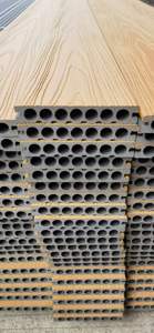 Panneau antidérapant en WPC à grain de bois personnalisé de 6 pieds pour la décoration de la villa, du jardin et des allées avec service de modélisation 3D - Product Image 5