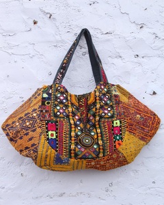 Sac à bandoulière ethnique indien Banjara fait main multicolore, brodé à la main avec des fleurs, grande capacité, fermeture éclair, pour femmes - Product Image 1