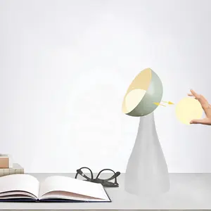 Lampe de table LED réglable rétractable L'ampoule magnétique peut prendre un interrupteur tactile de charge USB pour lire la lampe de table de travail