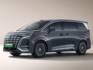 Voiture élégante BYD D 9 conduite à droite, véhicule électrique parfait pour les trajets urbains, les voyages en famille, les déplacements professionnels, affichage premium, confort et technologie de pointe - Product Image 3
