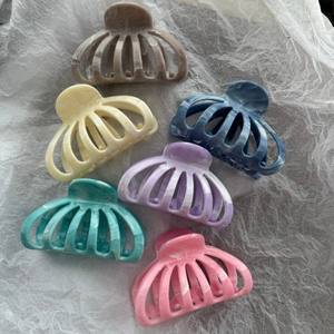 Pinzas de Pelo Huecas de Plástico de Color Sólido, Accesorios de Pelo Femeninos Sencillos y Elegantes para Cabello Fino - Product Image 3