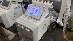 Appareil de beauté professionnel 6 en 1 pour le visage et les lèvres : Hydrodermabrasion, pulvérisation aquatique, peeling, nettoyage du visage, élimination des points noirs - Product Image 3