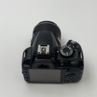 Cámara DSLR Nikon D5600 usada + lente 18-55VR, cámaras digitales de video HD, cámara de fotografía de nivel básico con sensor CMOS y Wi-Fi.