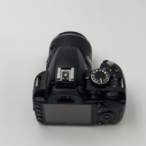 Cámara DSLR Nikon D5600 usada + lente 18-55VR, cámaras digitales de <span class=keywords><strong>video</strong></span> HD, cámara de fotografía de nivel básico <span class=keywords><strong>con</strong></span> sensor CMOS y Wi-Fi. - Product Image 3