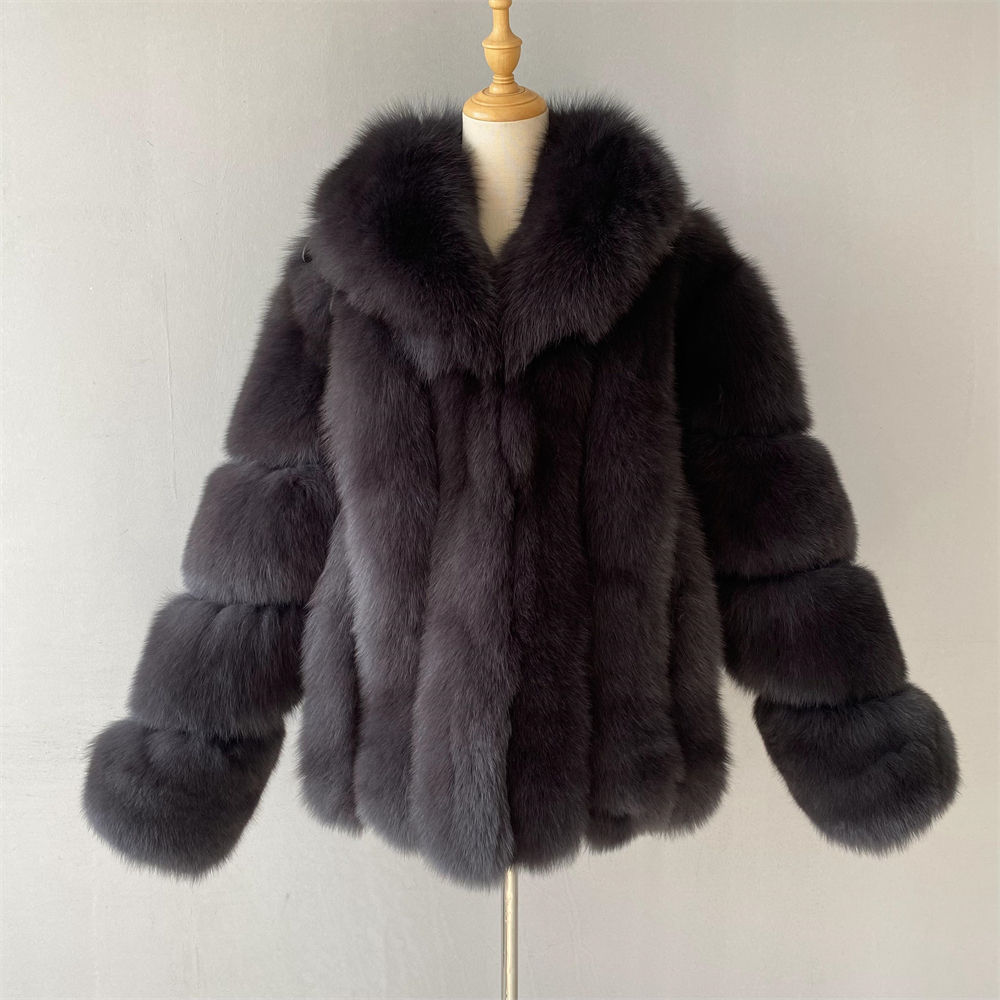 สีเทาเข้ม