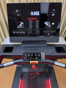 Ventes d'usine Nouveau tapis roulant pour salles <span class=keywords><strong>de</strong></span> sport Absorption des chocs Tapis roulant commercial multifonctionnel pour la <span class=keywords><strong>perte</strong></span> <span class=keywords><strong>de</strong></span> <span class=keywords><strong>poids</strong></span> Tapis roulant à écran tactile - Product Image 5