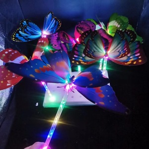Vente chaude, baguette magique lumineuse pour enfants, papillon brillant, baguette volante, étoile magique, baguette lumineuse, jouet en gros - Product Image 4