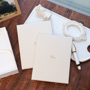 Libro dei Voti Nuziali Personalizzato con Logo, Copertina Rigida in Lino con Stampa in Lamina d'Oro, Set Regalo per Sposi - Product Image 4