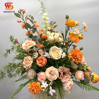 Boule de fleurs de champagne orange pour centre de table de mariage, fête, automne, haute, avec feuilles vertes