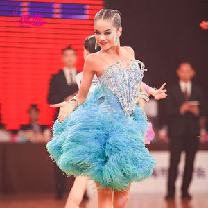 Vennystyle - Vestido de competição de rumba com penas de diamante personalizado, novo uniforme padrão nacional para palco, vestido florido de dança latina - Product Image 4