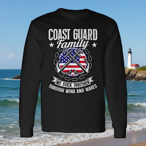 Camiseta familiar de manga larga de la Guardia Costera con diseño de bandera estadounidense y ancla para apoyo militar - Product Image 3