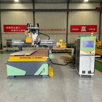 Centre d'usinage CNC ATC pour portes d'armoires : découpe, gravure, fraisage, perçage et affûtage des bords