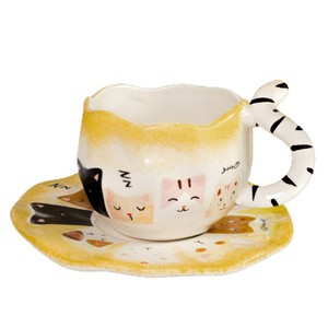 Taza de café de cerámica con platillo, diseño de gato pintado a mano, estilo INS, de alta calidad, novedad creativa - Product Image 1