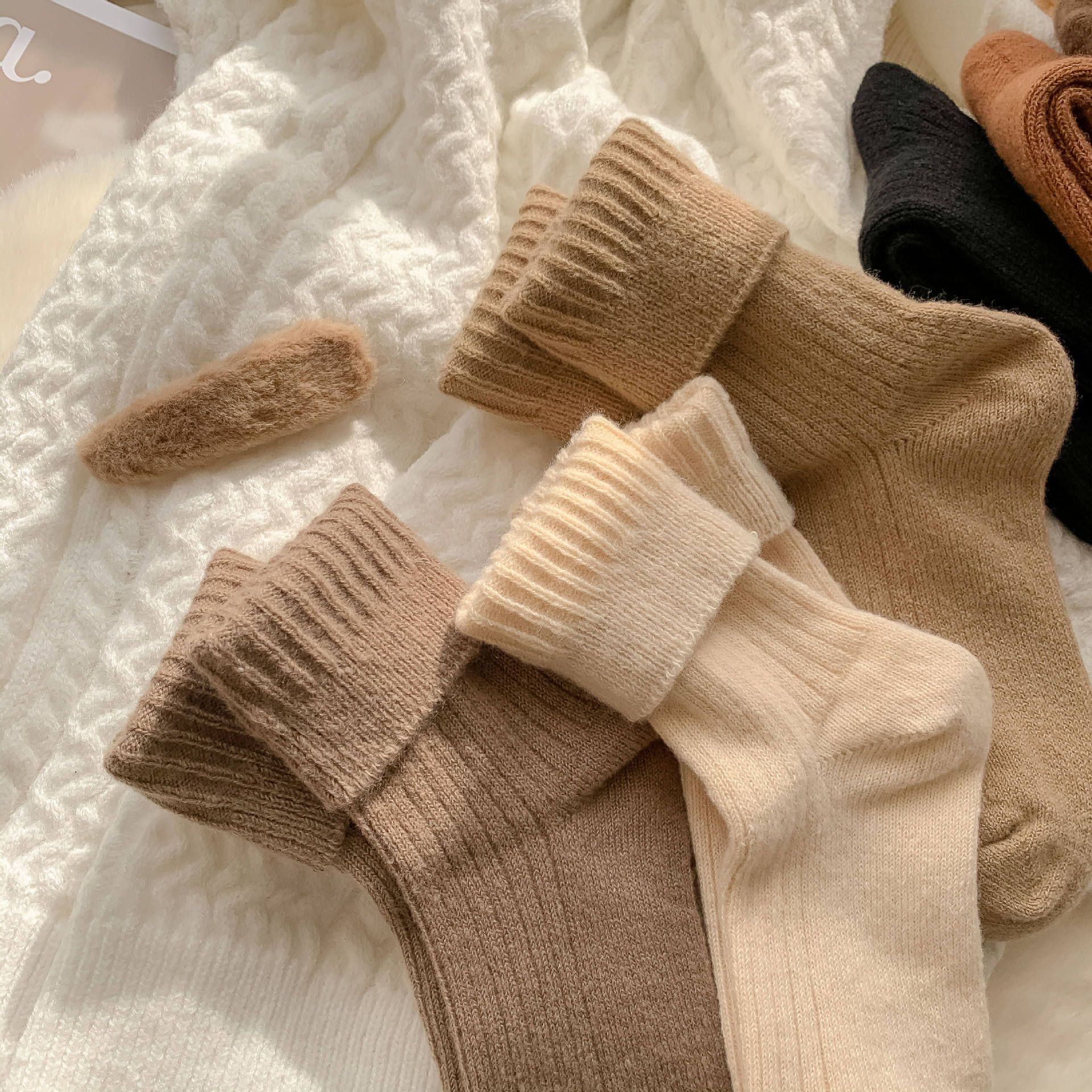 Women's Mid-Calf Japanese Style Slouch Socks Autumn Winter Thickened Warm Crew Knitted Sheep Wool Solid Color Soft Versatile