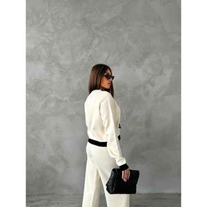 Ensemble chic en tricot pour femme, pull couleur os avec détail poche, taille S, tenue élégante pour un usage décontracté - Product Image 2