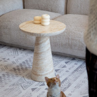 Table basse mobile de style nordique en faux travertin pour salon, hôtel, maison d'hôtes ; Table design haut de gamme légère et luxueuse
