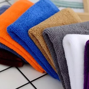 Serviettes de Visage Carrées Premium 100% Coton Absorbant 30x30cm, Désinfectables, pour Salon de Manucure, Massage Facial, Spa et Thérapie - Product Image 2