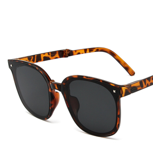 Lunettes de soleil pliantes Protection UV pour femmes <span class=keywords><strong>2022</strong></span> Nouvelles lunettes de soleil polarisées Lunettes de soleil portables à la mode pour femmes - Product Image 5