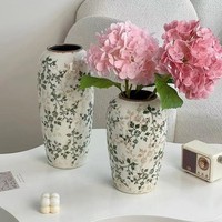 Vase en céramique de style chinois rétro, faux antique, luxe léger, haut de gamme, arrangement floral, décoration de salon avec un design simple