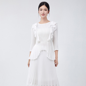 เสื้อยืดสีขาวมีเอกลักษณ์ไม่ซ้ำใครสวยงาม2025ผู้หญิงเสื้อชีฟองดีไซน์สวยแหวกแนวแฟชั่น - Product Image 3