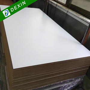 Pannello in <span class=keywords><strong>compensato</strong></span> <span class=keywords><strong>marino</strong></span> melaminico impermeabile 18mm 4x8 per armadi o mobili - Product Image 3