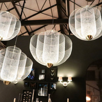Lustre suspendu moderne en fer et maille métallique à LED pour restaurant, idéal pour l'intérieur