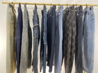 Jeans d'occasion de haute qualité, grade A, vente en gros, styles et tailles variés, coupe slim, jeans polyvalents en polyester/coton, ballots de vêtements usagés