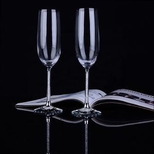 Flûtes à <span class=keywords><strong>Champagne</strong></span> en Verre <span class=keywords><strong>de</strong></span> Mariage en Cristal 250ml Personnalisé - Product Image 3