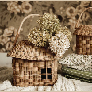 Rotin petite <span class=keywords><strong>maison</strong></span> panier <span class=keywords><strong>de</strong></span> rangement jouets <span class=keywords><strong>de</strong></span> plein air sac à main accessoires pour enfants <span class=keywords><strong>photographie</strong></span> tissé petit panier <span class=keywords><strong>de</strong></span> fleurs - Product Image 2