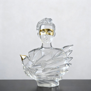 Tượng điêu khắc nhựa trong suốt hiện đại, nhân vật cô gái xinh đẹp ôm cánh chim - Product Image 4