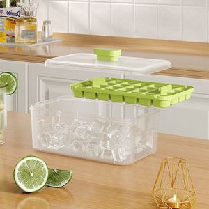 Molde para Cubitos de Hielo Cuadrado de Plástico, Apto para Alimentos, Seguro para Congelador, Caja de Almacenamiento para Hacer Hielo en Casa - Product Image 3