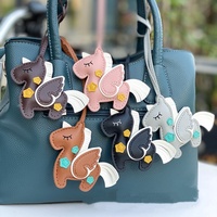 Nouveau design 2026 – Porte-clés licorne en cuir PU, pendentifs de sac, poupée mascotte cheval ailé, accessoires décoratifs en cuir