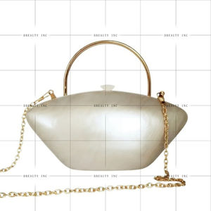 Sac à main élégant pour femme en acrylique avec poignée dorée et chaîne, pochette de soirée décontractée et chic à porter en bandoulière - Product Image 4