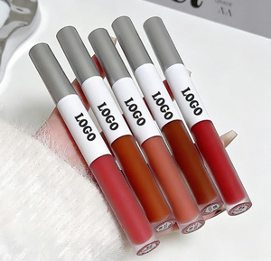Brillo Labial de Doble Punta con Esencia y Delineador de Labios con Espejo para Uso Diario, Marca Privada - Product Image 4