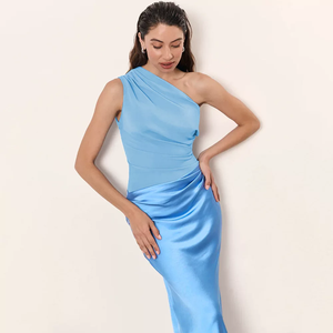 ชุดเดรสยาวทรงเข้ารูปผ้าซาตินจับจีบหรูหราสง่างามสำหรับงานแต่งงาน - Product Image 3