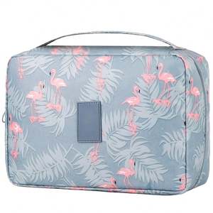 Bolsa de maquillaje cosmético con estampado de flores bonito personalizado de fabricantes de muestras gratis, neceser colgante de viaje para niñas y mujeres - Product Image 1