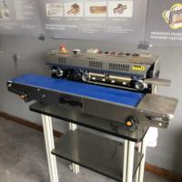 Machine de scellage verticale automatique à bande continue pour sachets en plastique KUNBA FRM-980W, mini-scelleuse de films d'emballage à prix compétitif