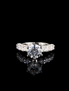 Anillo de Diamantes de Exportación India para Compromiso Nupcial, Ceremonia de Boda y Uso Diario, Disponible a Precio con Descuento - Product Image 1