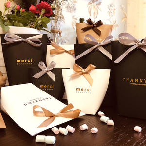 Boîte cadeau 'Merci' en papier kraft avec ruban noir et blanc pour mariages et événements - Product Image 6