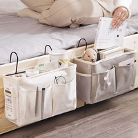 Organisateur de lit suspendu en tissu pliable en polyester pour chambre à coucher, sac de rangement pour téléphone et collations pour étudiants, type crochet