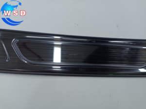 Protecteur <span class=keywords><strong>de</strong></span> <span class=keywords><strong>seuil</strong></span> <span class=keywords><strong>de</strong></span> porte <span class=keywords><strong>de</strong></span> pare-chocs arrière pour Toyota Camry 2024 Plaque <span class=keywords><strong>de</strong></span> <span class=keywords><strong>protection</strong></span> <span class=keywords><strong>de</strong></span> <span class=keywords><strong>coffre</strong></span> arrière en acier inoxydable noir Accessoires <span class=keywords><strong>de</strong></span> voiture - Product Image 4