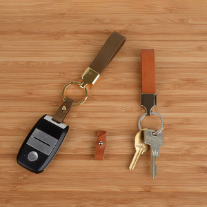 Factory direct supply of <b>leather</b> car <b>keychains</b>, stylish and simple small gift <b>keychains</b>, logo-printable bag charms. - Product Image 3