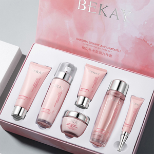 Sakura Care Set Producto para el cuidado de la piel Hidratante Limpiador Crema de tóner Kits faciales Juego de cuidado de la piel - Product Image 1