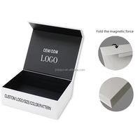 Boîtes cadeaux rigides personnalisées noires à couvercle magnétique, en papier d'art avec pelliculage mat, gaufrage, revêtement UV et doublure en éponge pour emballage de rangement